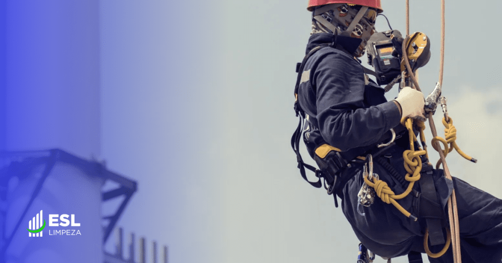 Alpinismo Industrial em Conselheiro Lafaiete, Alpinismo Industrial em Moema, SP, Alpinimso induatrial, tabalho em altura, serviços de alpinismo, cotação alpinismo industrial,