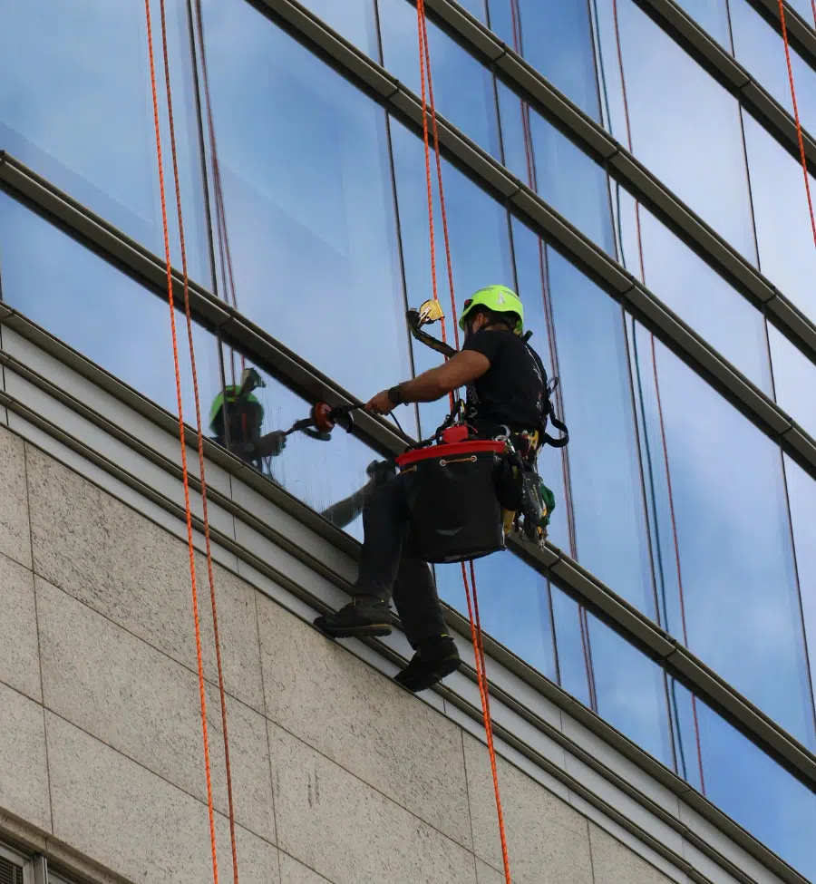 alpinismo predial, limpeza de fachadas, limpeza de fachadas em diadema, limpeza de fachadas, tabalho em altura, serviços de limpeza de fachadas, cotação limpeza de fachadas Limpeza de Fachada em Contagem, MG, Limpeza de fachadas em Diadema,